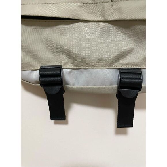 New Urban Outfitters UO Utility Hip Pack - Picture 6 of 8